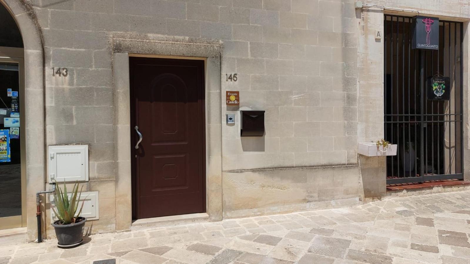 Casa Vacanze Fronte Castello Martano Zewnętrze zdjęcie